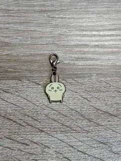 ちいかわ うさぎ メタルチャーム キーホルダー