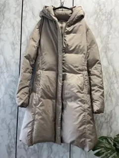 ユニクロ　ベルト付き ダウンコート　ベージュ系