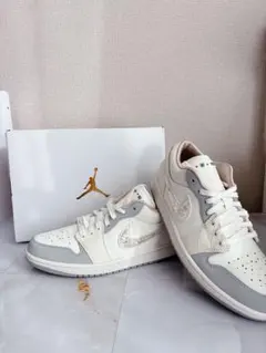Nike Air Jordan 1 Low ホワイト/グレー