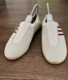 Adidasスニーカースリッポン 23cm