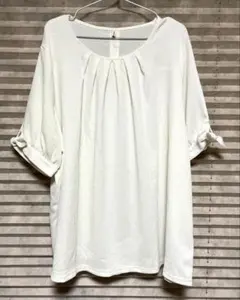 半袖カットソー　オフホワイト色　5〜6Lサイズ⭐︎