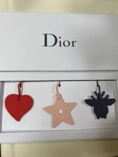 Diorノベルティ ハート、星、蜂チャーム