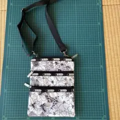 LeSportsac レスポートサックショルダーバッグ