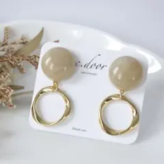 NO.38 ベージュマーブルカボションとゴールドリングイヤリング/ピアス