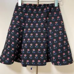 hollistaer スカート ブラック　花柄のサムネイル