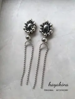 【メタルオバールロングピアス】ハンドメイドピアス/イヤリング　ビーズ刺繍