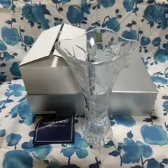 HOYA CRYSTAL HOUSE & BESTの花瓶