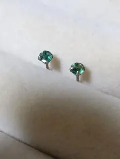 ピアス K10WG エメラルド ⚠️キャッチ無し