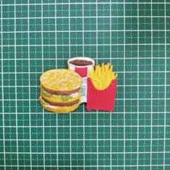 ハンバーガーとフライドポテトのワッペン