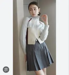 LILY BROWN ベルト付きプリーツスカショーパン GRYのサムネイル