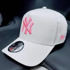 蛍光ピンク刺繍　ベージュNew Era ニューヨーク・ヤンキース キャップ
