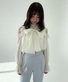 yori セレモニーリボンパフブラウス　白　36 yori 】セレモニー リボンパフブラウス ホワイト長袖36 - メルカリ