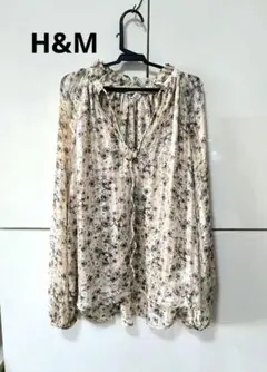 美品　H&M 花柄 フリルネック 長袖 ブラウス XSのサムネイル