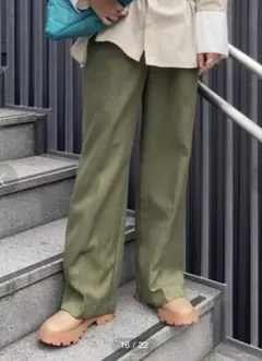 【マウジー】タックパンツ スラックス ストレート ワイドパンツ /カーキ