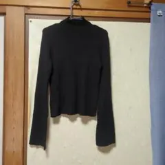 黒 タートルネック クロップドニットセーター