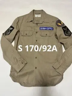 【DENIM & SUPPLY RL】 カーキ・チノ長袖シャツ（記章付き）| Sのサムネイル