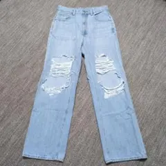 GU　ライトブルー ダメージストレートデニム