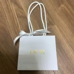 Dior エンボス加工 ホワイト紙袋