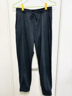 ユニクロ　ウルトラストレッチアクティブジョガーパンツ　M 黒