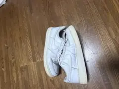 NIKE AIR FORCE 1 ホワイト スニーカー