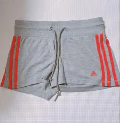 adidas グレーショートパンツ