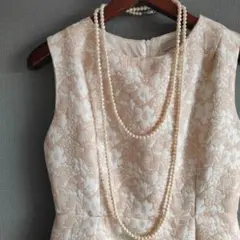 フラワー柄 ベージュピンク タイトドレス ノースリーブ　M