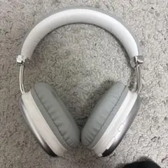 即購入⭕️Bluetoothヘッドホン シルバー/ホワイト