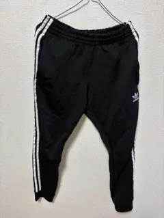 adidas ブラック ジョガーパンツ 3本ライン