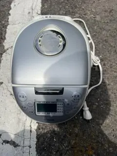 TIGER IH炊飯ジャー JPF-A550 本体のサムネイル