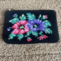美品 未使用 FELLER 花柄刺繍ポーチ