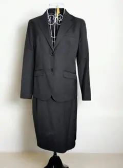 スカートスーツ黒 １３号