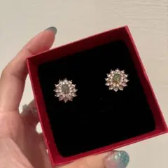 K18 金 オパールと花の形 スタッドピアス 未使用 これ以上下げません 