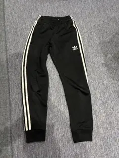adidas トラックパンツ