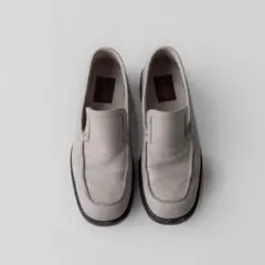 miu miu 本物ローファー ホワイト・シルバー 白412626.527美品 miu miu 本物ローファー ホワイト・シルバー 白412626.527美品