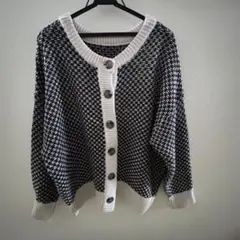 黒と白のチェック柄ニットカーディガン