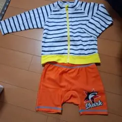 ラッシュガード(80cm)とサメパンツ(90cm)セット