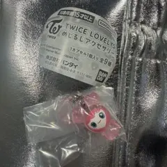 TWICE めじるしアクセサリー　モモ