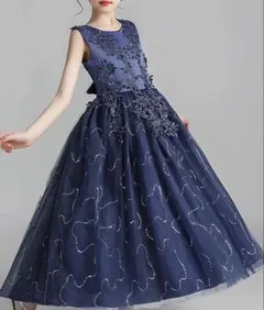 ネイビー刺繍チュールドレス