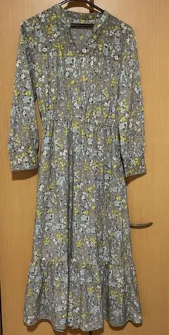 美品　naturalbeautybasic 長袖ティアード小花柄ワンピース