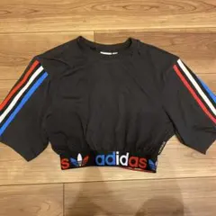 adidas Tシャツ クロップド ミニ丈