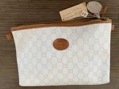 【新品未使用・保証書付き】グッチ プラス クラッチバッグ アイボリー