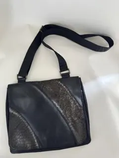 ショルダーバッグ　合皮　クロコダイル風　ナイロン