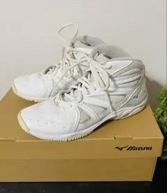 Mizuno ミズノウエーブダイバースLG3 22.5 フィットネスシューズのサムネイル