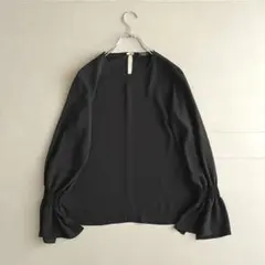 VERMEIL par iena フレア ブラウス ブラック 日本製のサムネイル