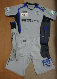 ヴァンフォーレ甲府 練習着 半袖ウェア、短パン、ソックス黒