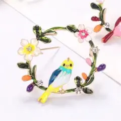 小鳥とお花のリースブローチ　北欧風　ヴィンテージ　カラフル　植物　花　ブローチ