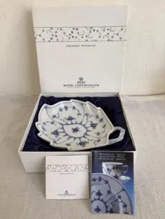 ★新品★ロイヤルコペンハーゲン　ブルーフルーテッド　リーフディッシュ　箱付きのサムネイル