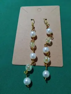 No.15　ビーズとパールのゴールドロングピアス