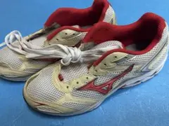 美品！Mizuno ランニングシューズ ホワイト/レッド