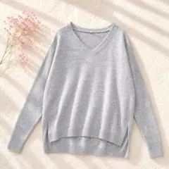 【無印良品】ウールヤク混 Vネックニット グレー S ゆったり ユニセックスのサムネイル